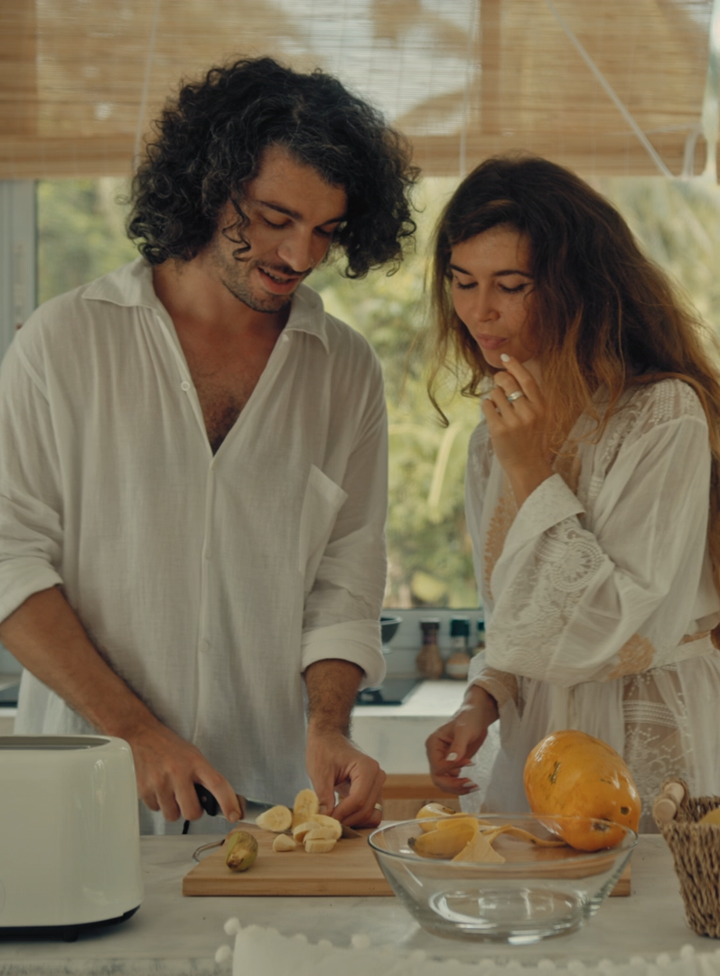 376168_Preparing Fruit Kitchen Cutting_By_Roma_Black_Artlist_HD